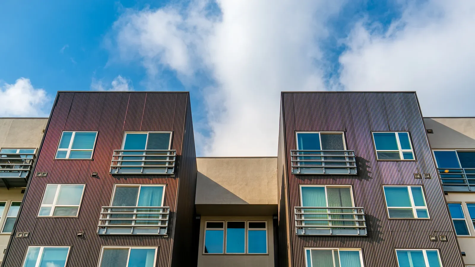 Q2 Apartment Sales Reach $36.7 Billion Amid Price Declines
