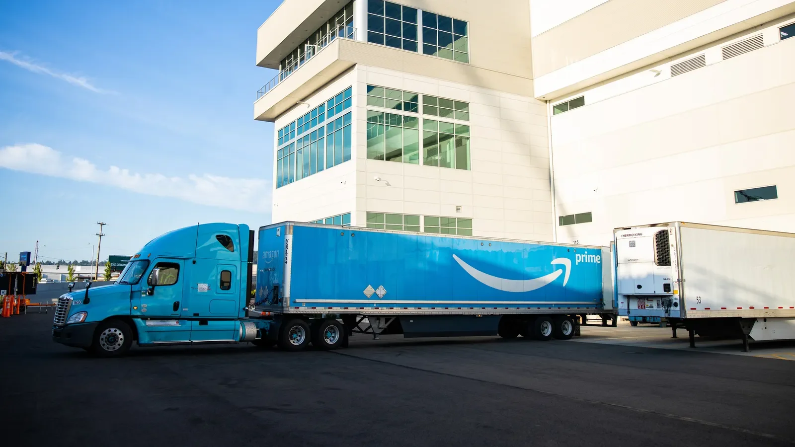 Amazon Expands Supply Chain Operations with New Facilities in New York and Texas
