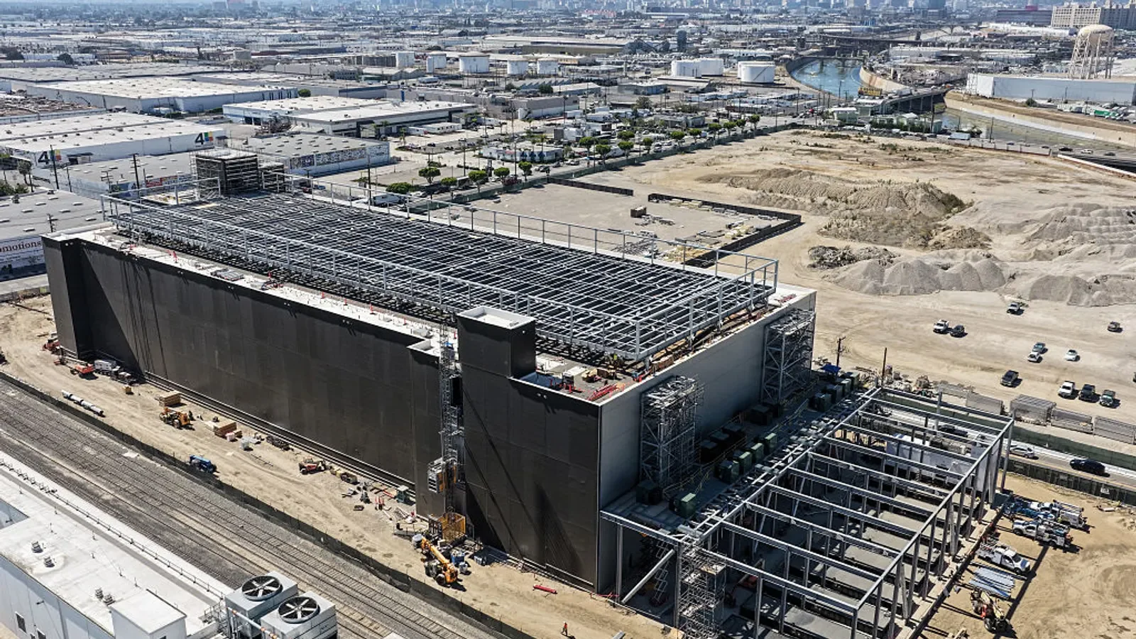 Data Center Market Sees Unprecedented Low Vacancy Rates Amid Escalating Construction Challenges